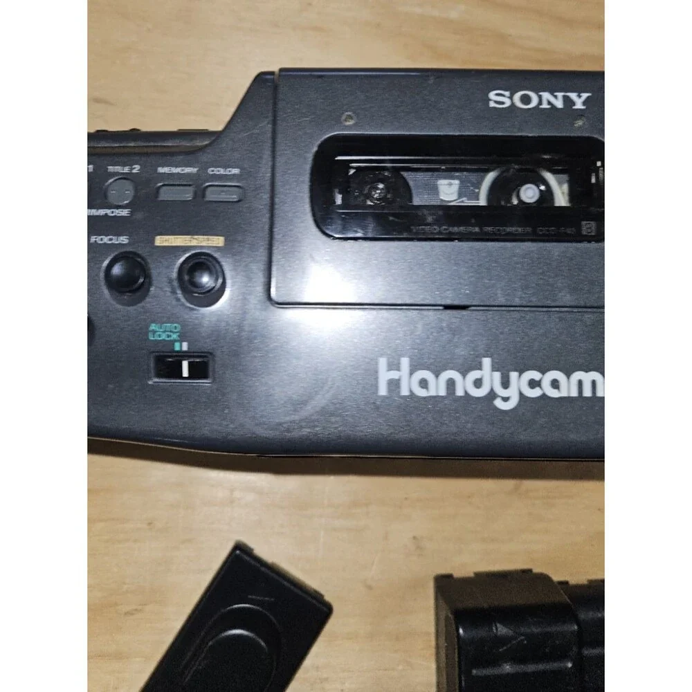 Sony Handycam CCD-F40 Video8 Camcorder w/ Manual Battery Powers On PART REPAIR
